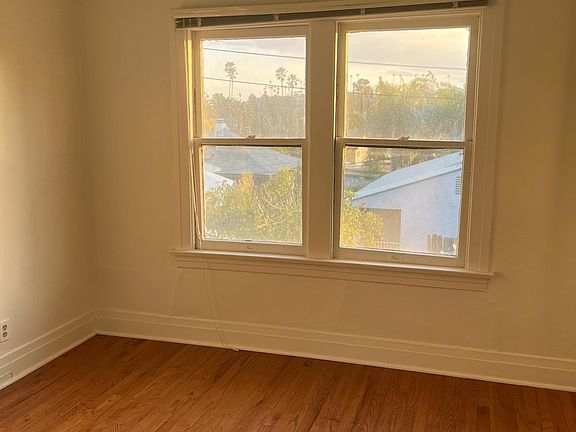 2nd image of 3612 Effie St