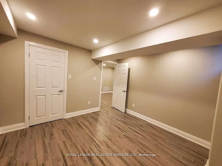 39 Vezna Cres #BASEMENT — Photo 9