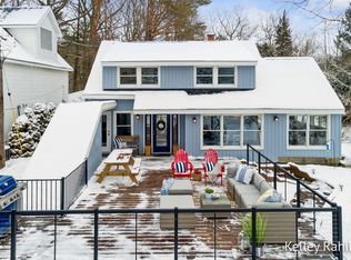 18906 N Shore Dr, Spring Lake, MI 49456