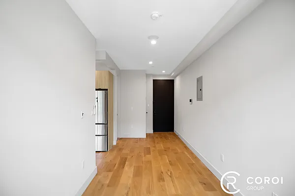 Rented by Coroi Corp | media 8