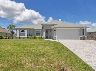 7403 Snow Dr, Englewood, FL 34224
