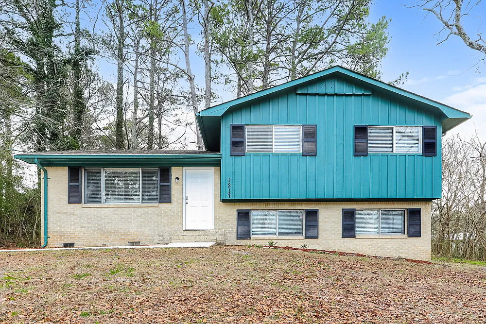 3 bed, 1.5 bath, 1632 sqft, $1,430 — Photo 1
