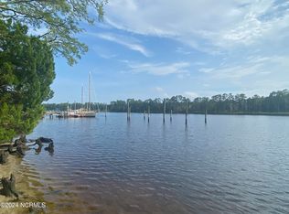 5314 Trade Winds Rd, New Bern, NC 28560