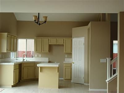 3rd image of 2028 Gordon Verner Cir