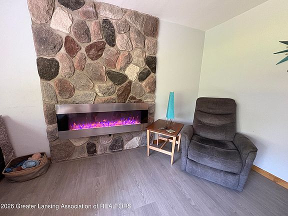 4th image of 8809 Cook Rd