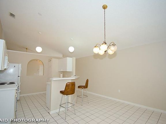 5th image of 12624 Parkbury Dr