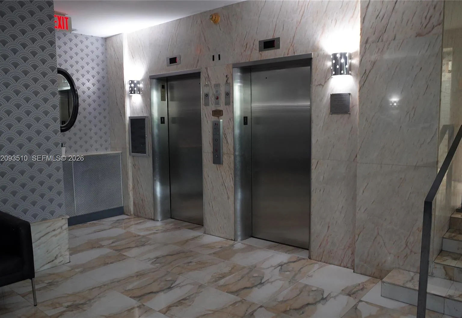 1255 Collins Ave — Photo 3