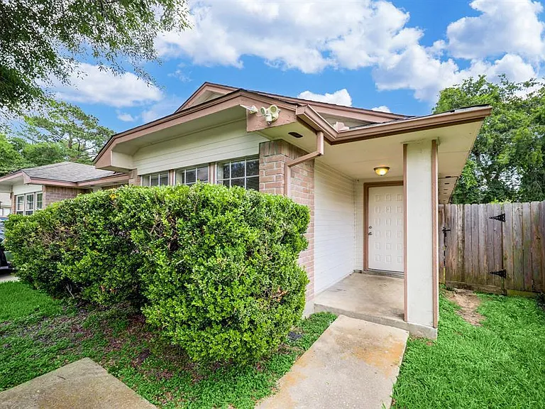 3110 Trembling Creek Cir — Photo 16