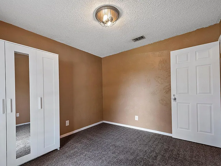 1600 Cindy Ct — Photo 21