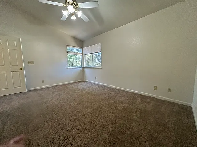201 Sapphire Ct — Photo 14