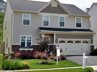 215 Heritage Dr, Oakdale, PA 15071
