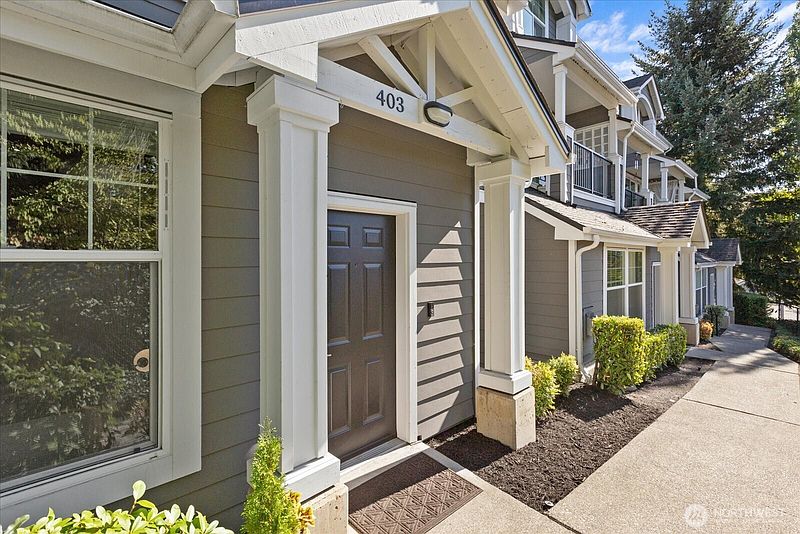 3rd image of 16125 Juanita Woodinville Way NE #403