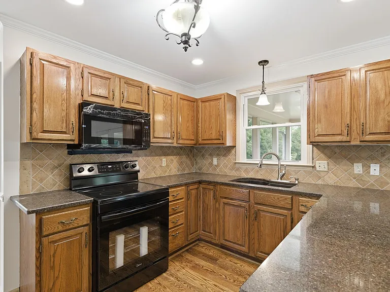 213 Rising Sun Ln — Photo 6