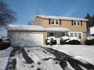 15 Deerfield Rd, Liverpool, NY 13090