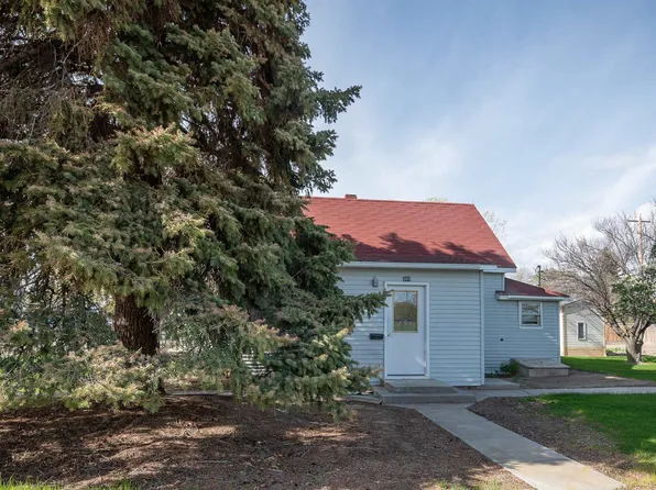 309 E 4th St, Powell, WY 82435
