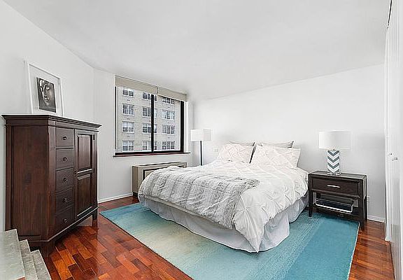 3rd image of 330 E 75th St APT 6K