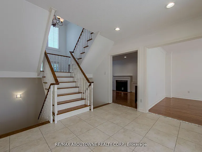1487 The Links Dr — Photo 5