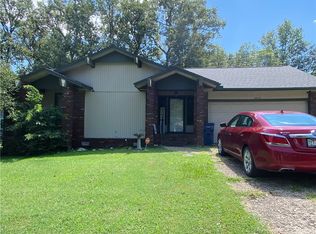 2212 W Tulsa St, Siloam Springs, AR 72761