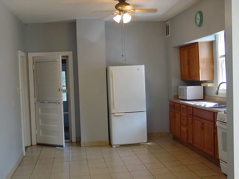 156 S Lasalle St #1 — Photo 10