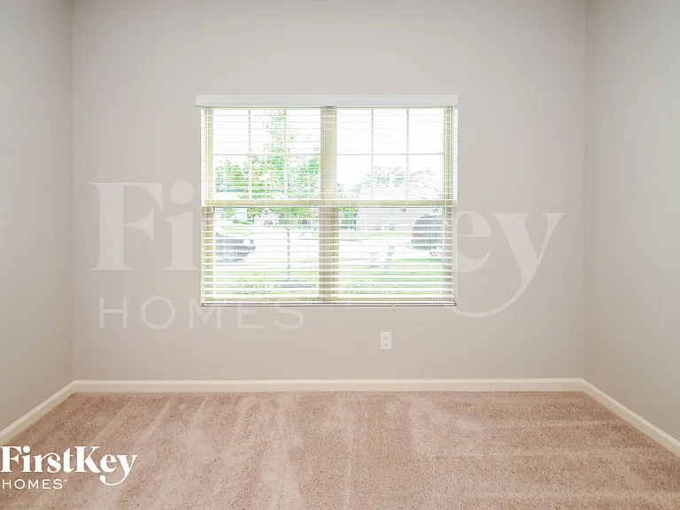 530 Sunrise Ln — Photo 12
