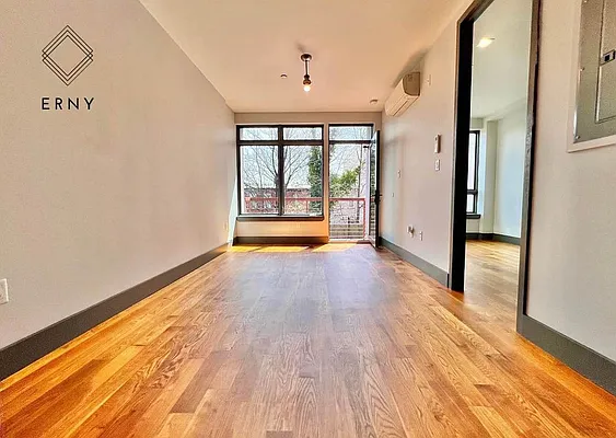 Rented by ERNY LLC | media 21