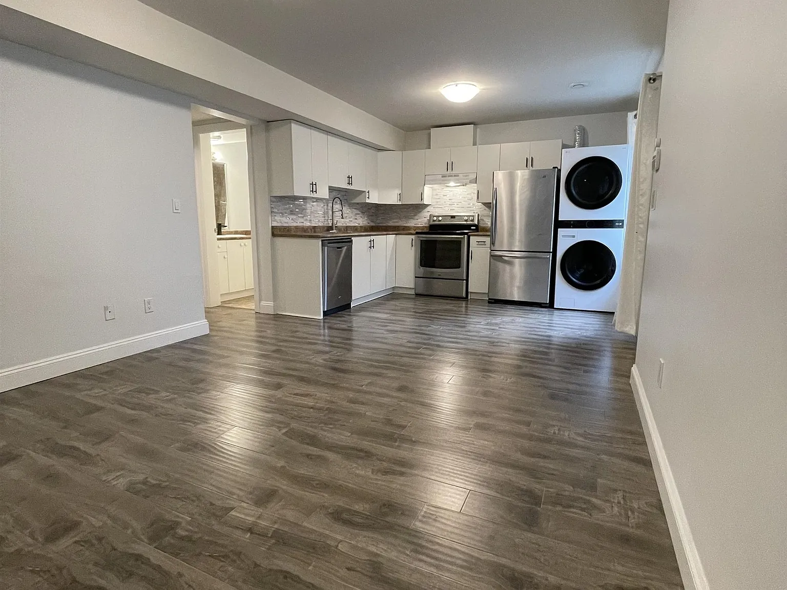 2 bed, 800 sqft, $1,650 — Photo 1