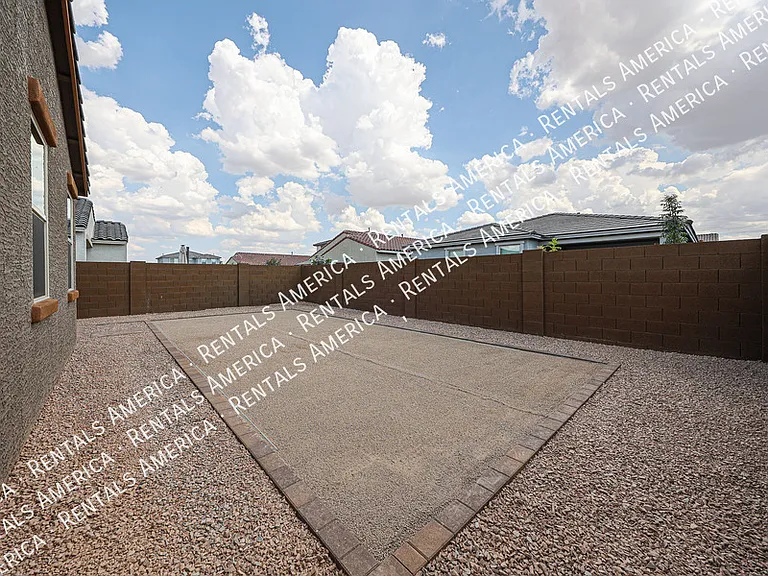 8725 W Windsor Blvd — Photo 35