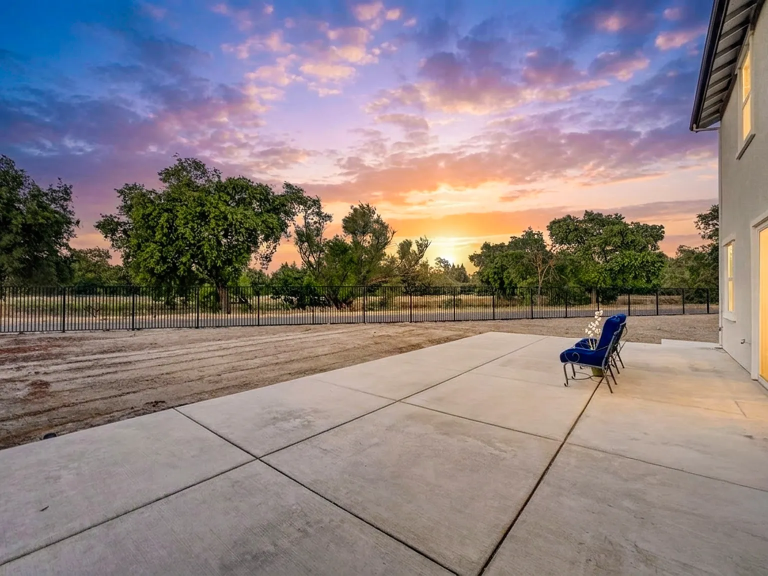 4 bed, 3024 sqft, $3,850 — Photo 3