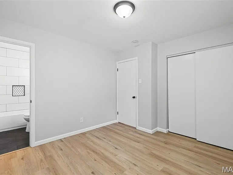 404 Spring Meadows Dr — Photo 30
