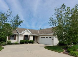 3608 Rivers Crossing Dr, Waukesha, WI 53189