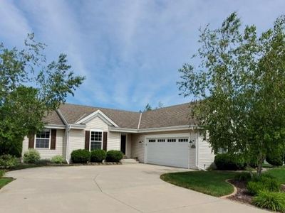 3608 Rivers Crossing Dr, Waukesha, WI, 53189