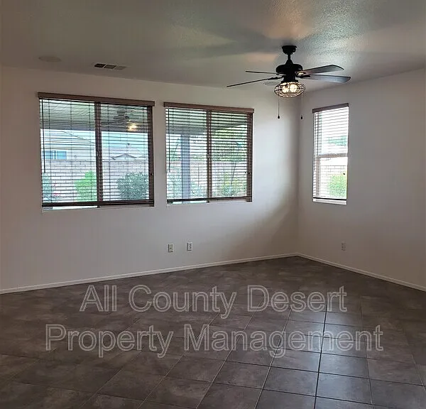 37853 Avon St — Photo 4