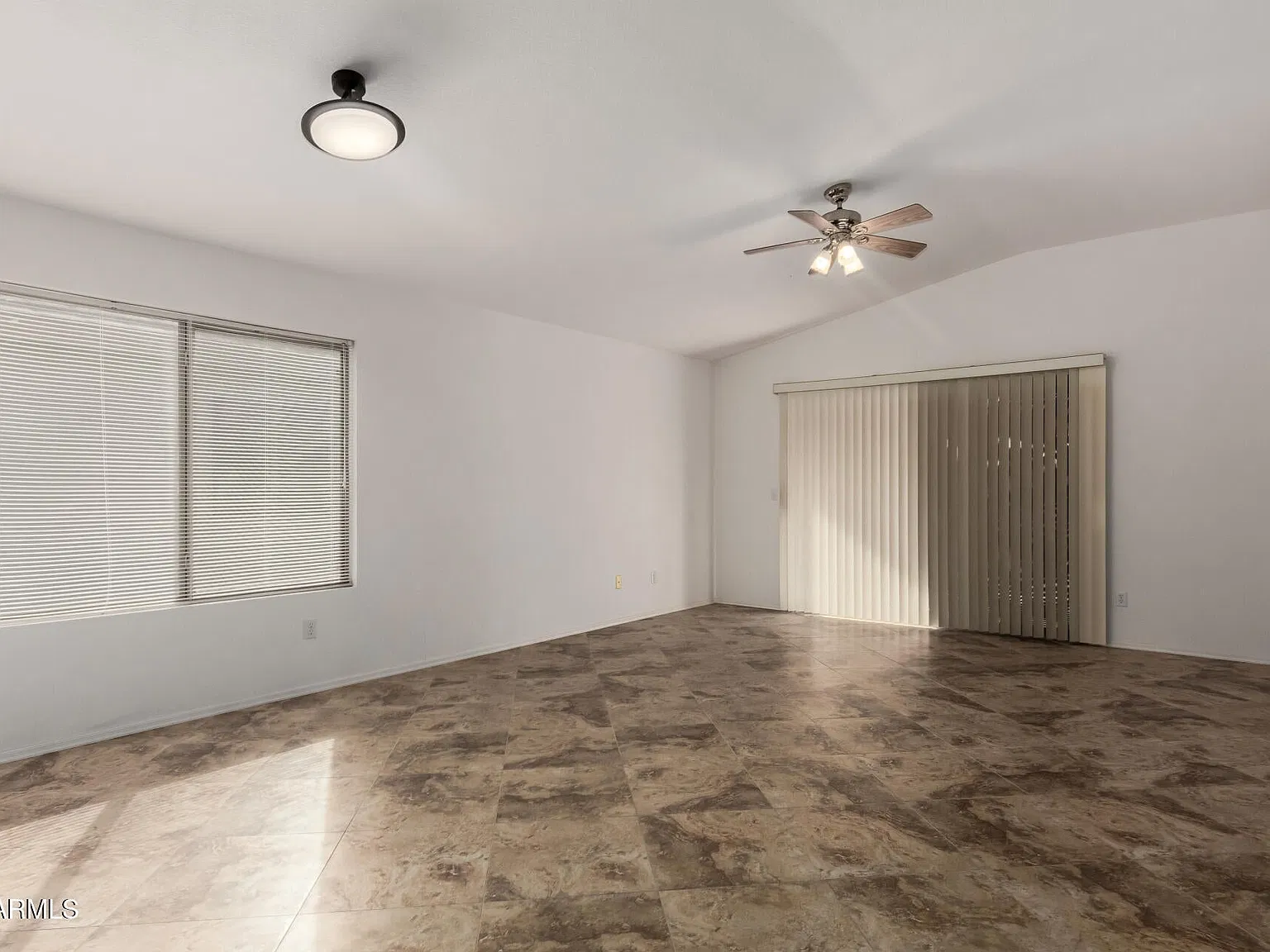 3 bed, 1277 sqft, $1,800 — Photo 3