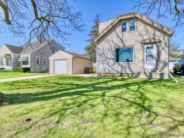 3533 S 44th STREET, Greenfield, WI 53220