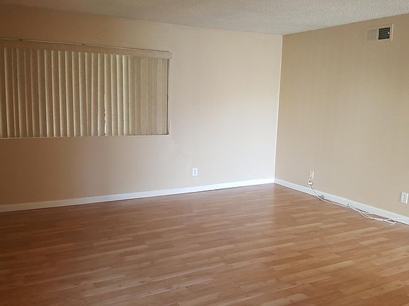 2nd image of 3926 W 178th St