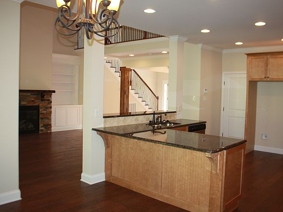 3rd image of 1701 Botsford Dr