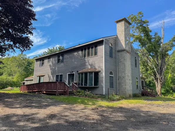 198 Union Rd, Wales, MA 01081