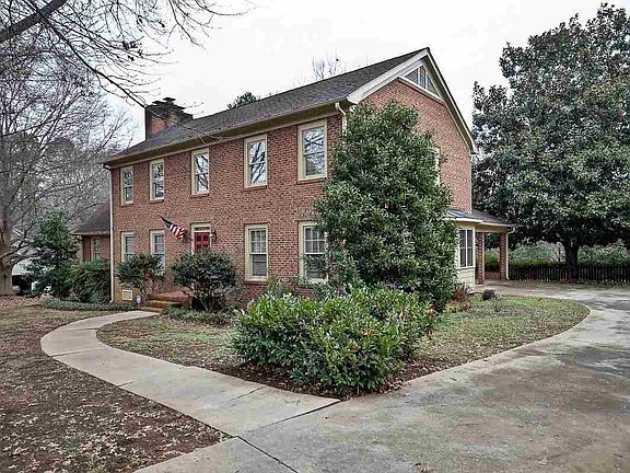 3rd image of 212 Bruton Pl