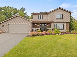 60 Spring Creek Cir, Rochester, NY 14612