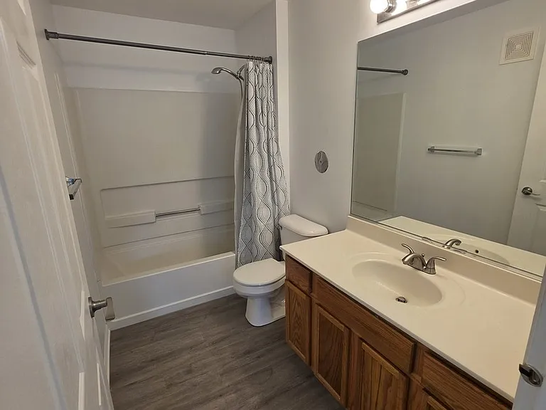 101 Silverstone Dr #101 — Photo 14
