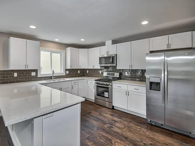 2945 SE Cornelius Pass Rd #A — Photo 4