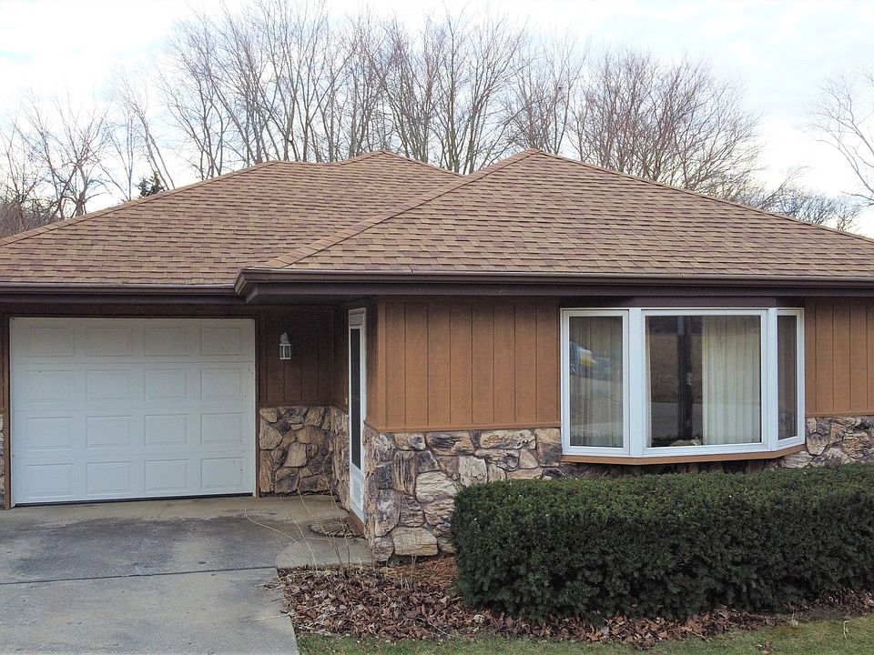 2nd image of 26135 93rd St