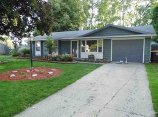 1515 Echo Ln, Fort Wayne, IN 46815