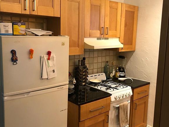 4th image of 740 Michigan Ave #1