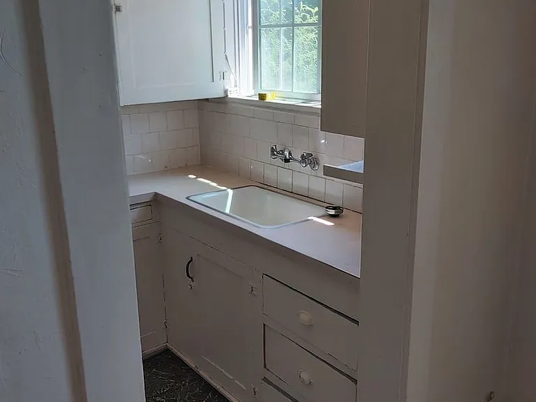 Avondale Apartments — Photo 52