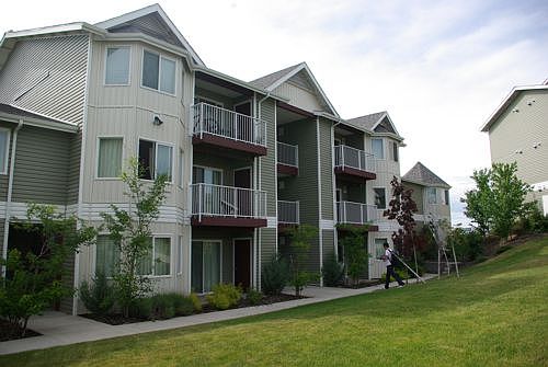 2nd image of 1365 NE Brandi Way