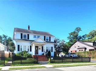114 Villa Ave, Cranston, RI 02905