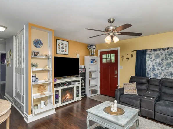 3512 164th St, Hammond, IN 46323