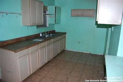 5th image of 408 Eskimo St