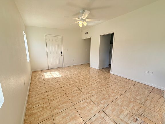 5th image of 2009 South St